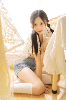泛黑的水蜜桃2